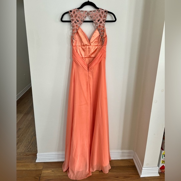 Women’s Full Length Formal Peach colored Gown Size 3/4 - Picture 3 of 5